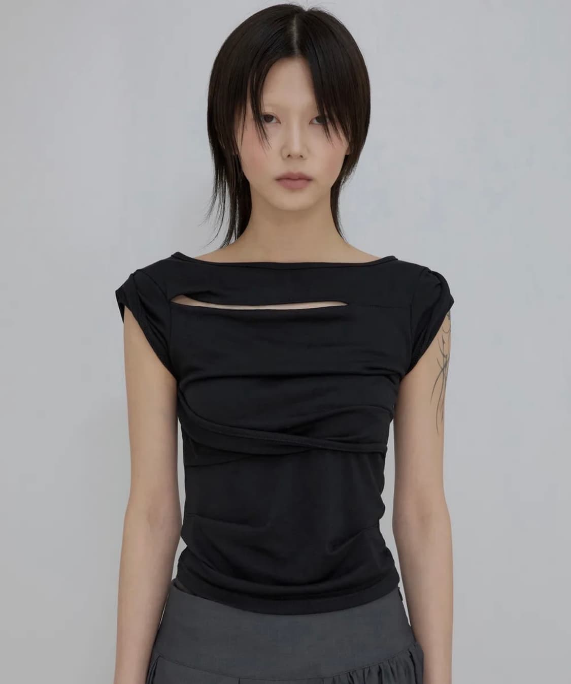 플레어업 Asymmetrical Draped Roll-Up T-Shirt 상품이미지1