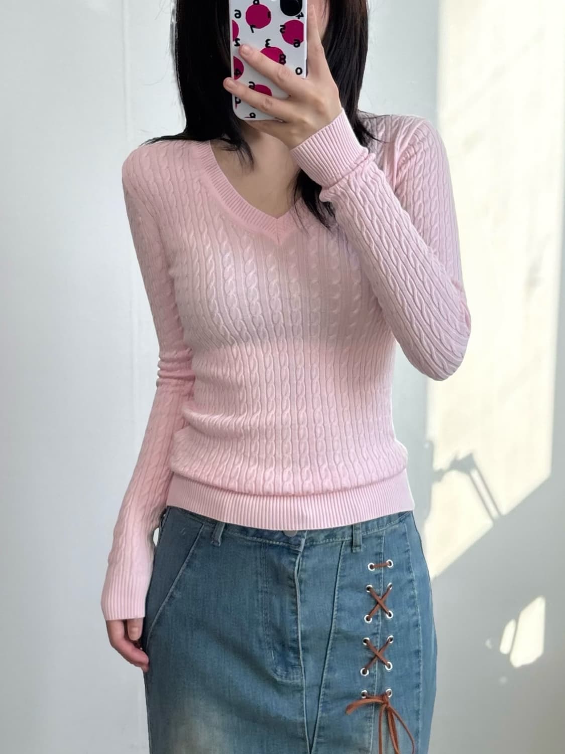 타미힐피거 브이넥 케이블 니트 여리핏 딸기우유 상품이미지1