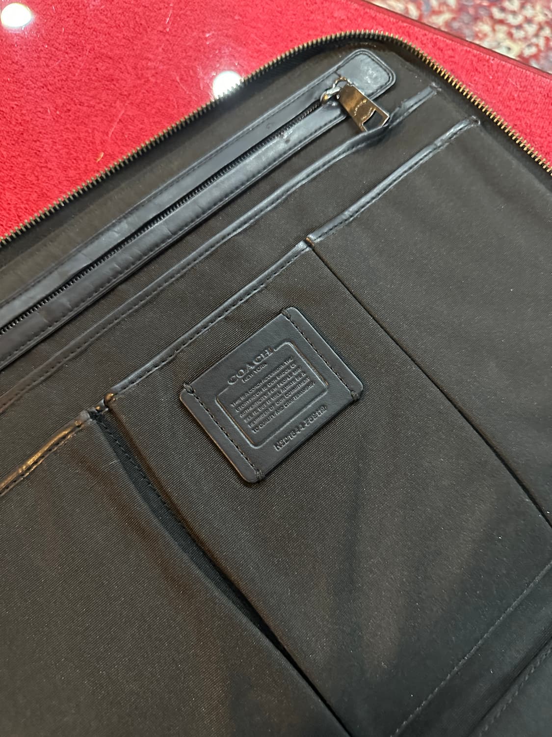 코치 사피아노 레더 클러치백 상품이미지4