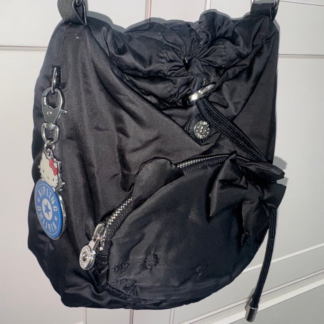 Kipling x Hello Kitty bucket bag 상품이미지2