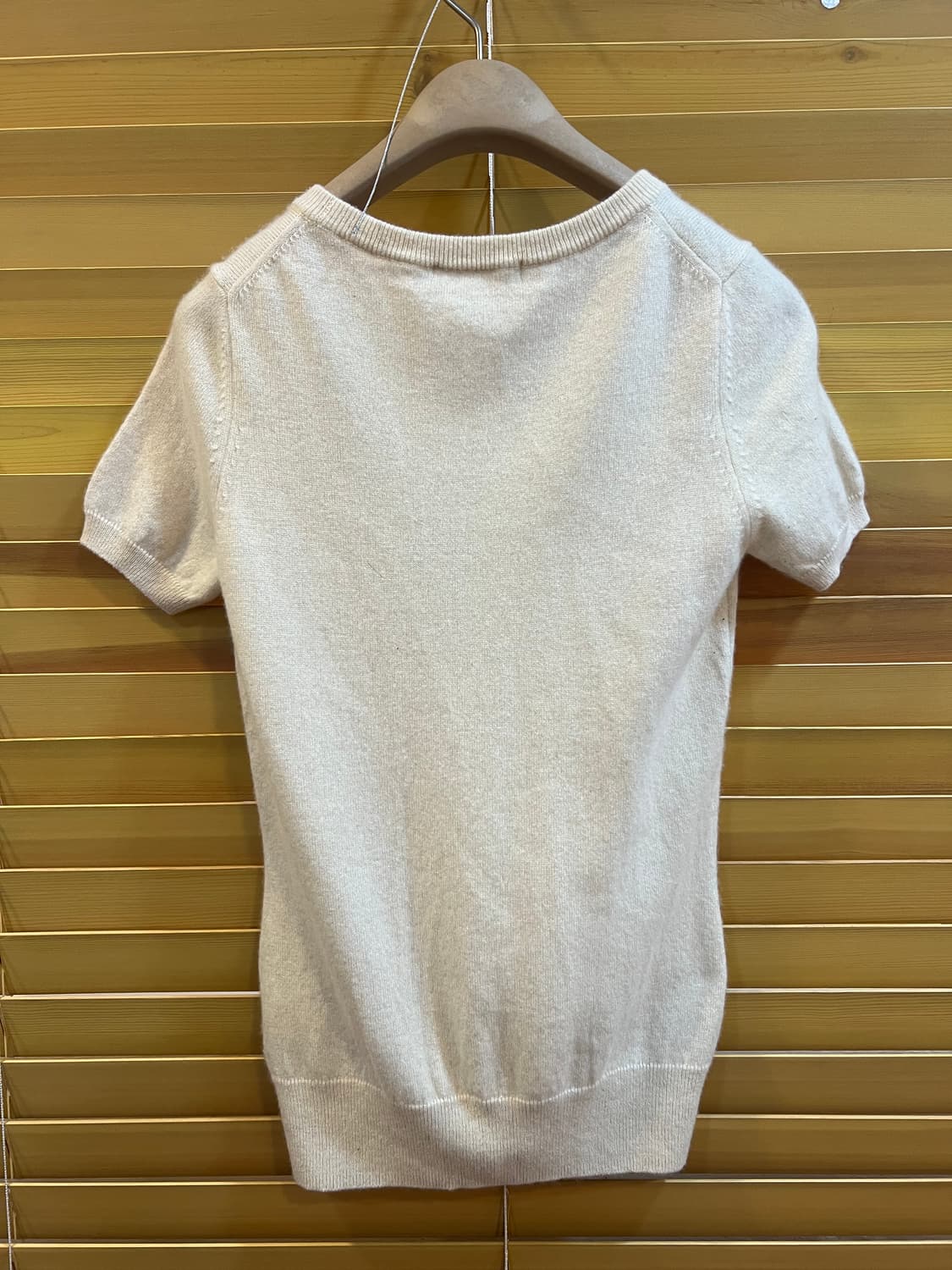 유니클로 여성 아이보리 캐시미어100니트 반팔라운드니트 상품이미지3