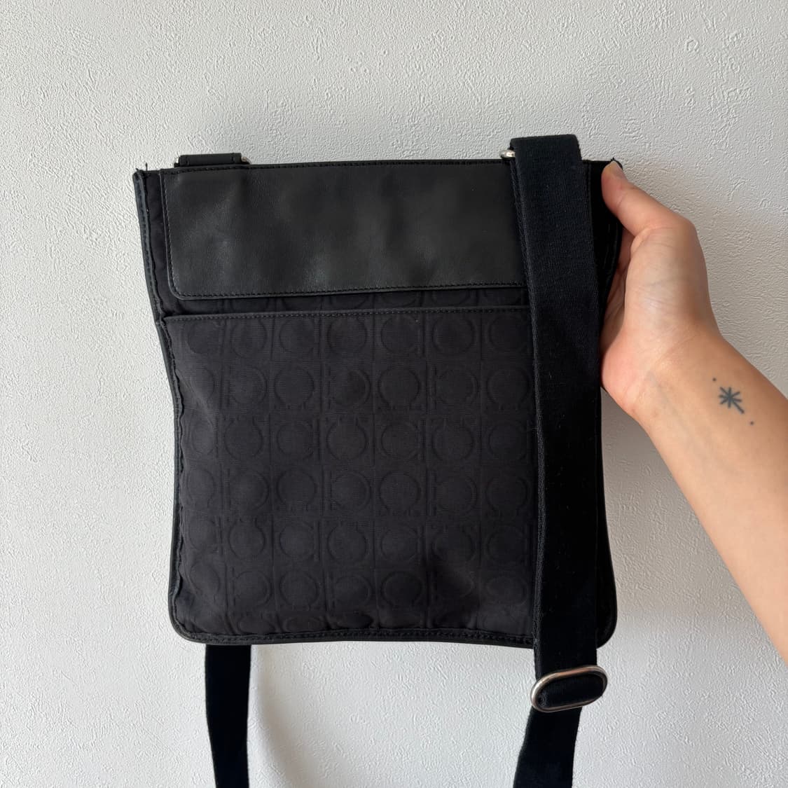 Ferragamo Archival Nero Flat Bag 상품이미지3
