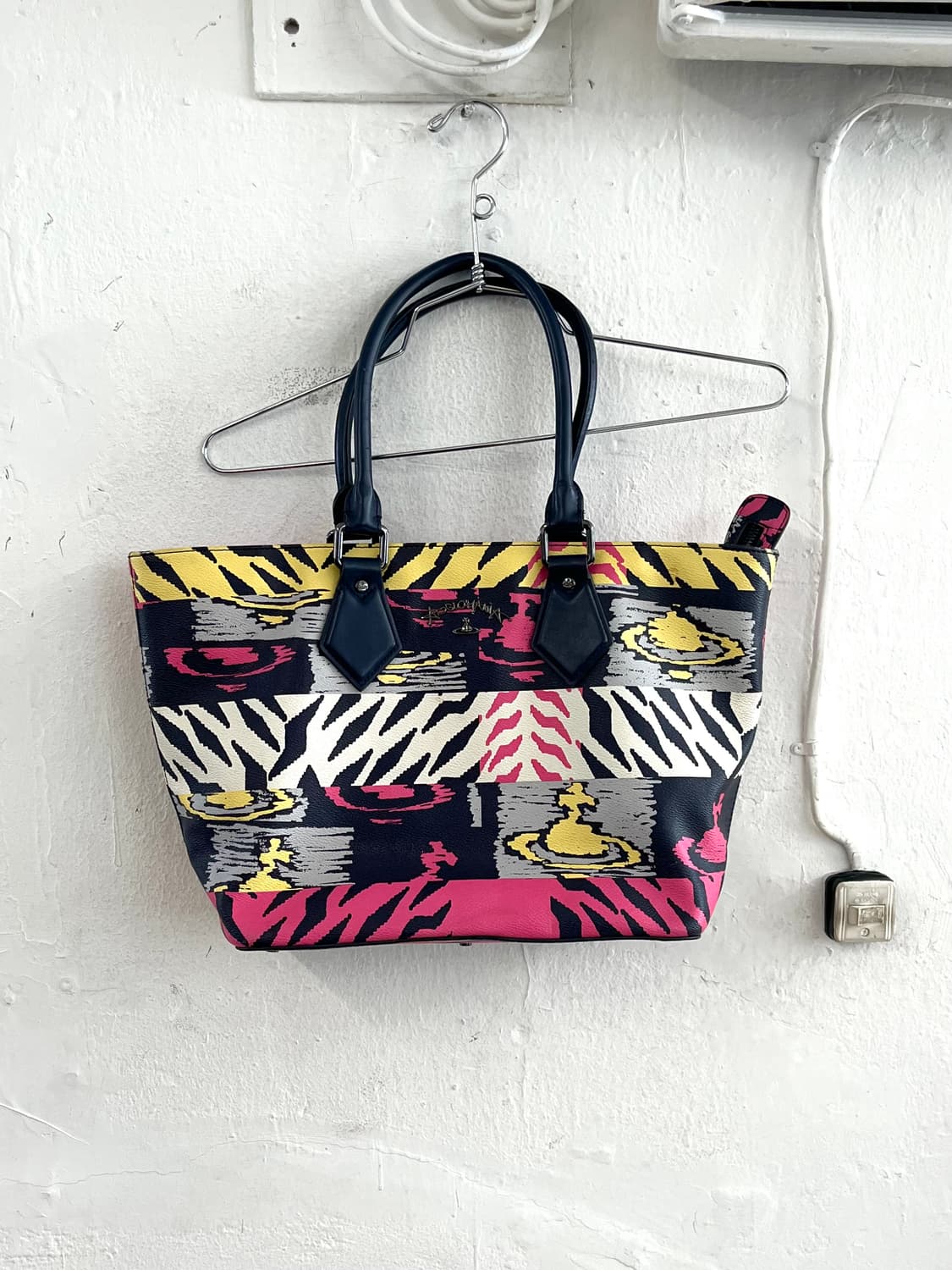 비비안웨스트우드 체크 숄더백 상품이미지1