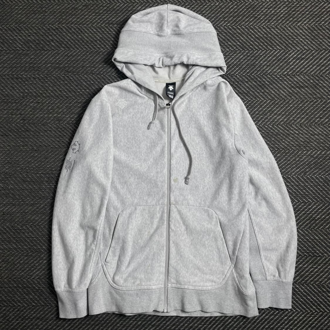 데상트 자수로고 그레이 후드집업o 4444 상품이미지1