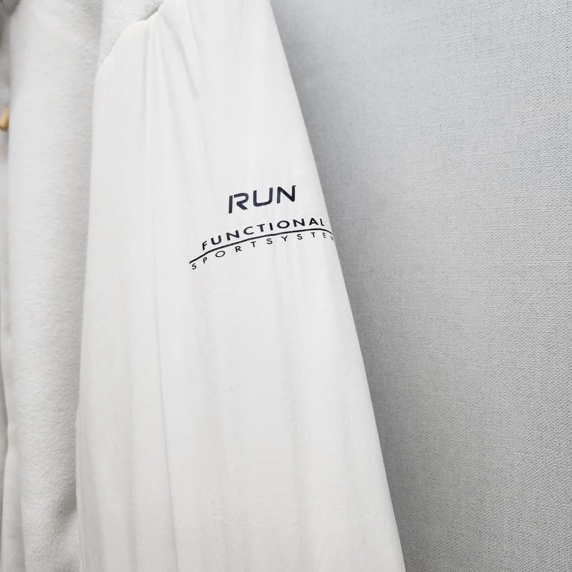 데상트 하이브리드(몸후리스/소매점퍼) 집업 상품이미지4