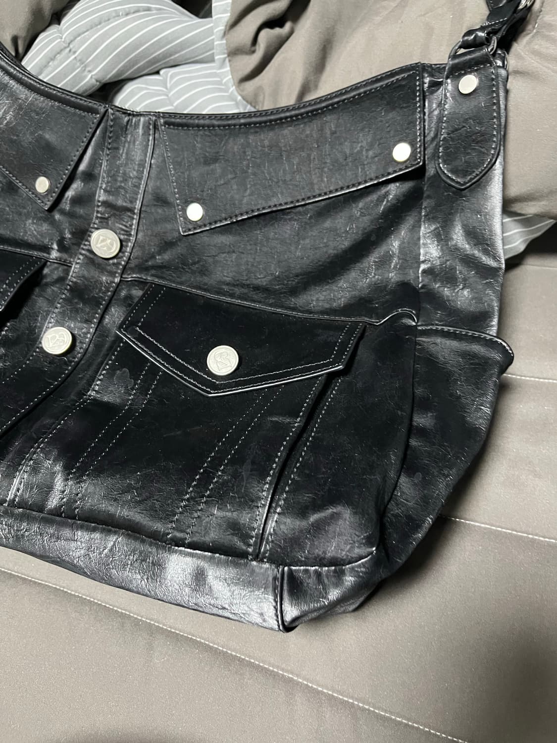 일리고 트러커 토트백 블랙 상품이미지2