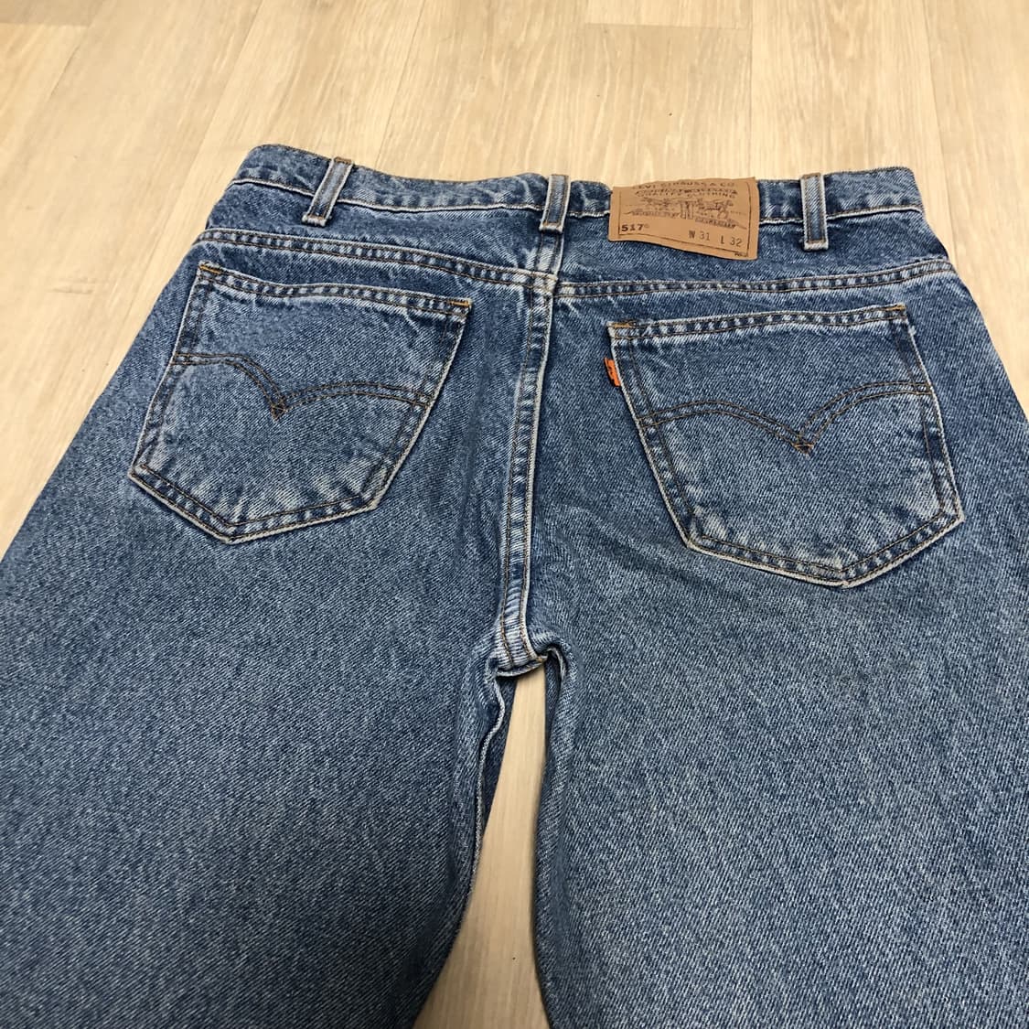 (31) 90's 리바이스 517 미국제 오렌지탭 부츠컷 연청 데님 상품이미지10