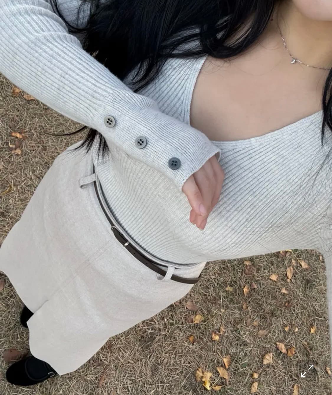 헬레네파리스 리브드 브이넥 니트 상품이미지3