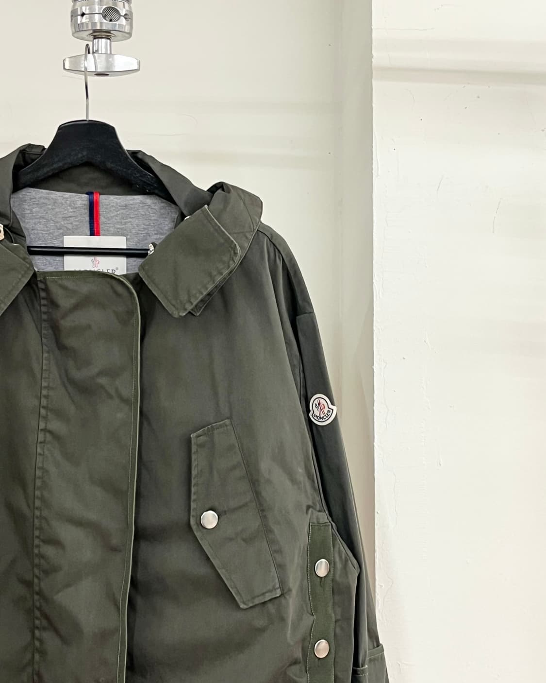 몽클레어 카키 노이제이 후디드 파카 자켓 상품이미지4