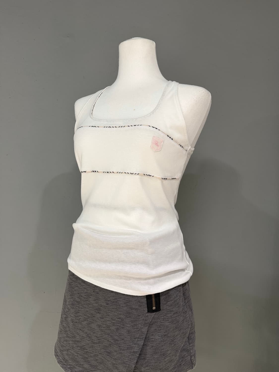 버버리 블루라벨 체크 포인트 홀터넥 슬리브리스 상품이미지1