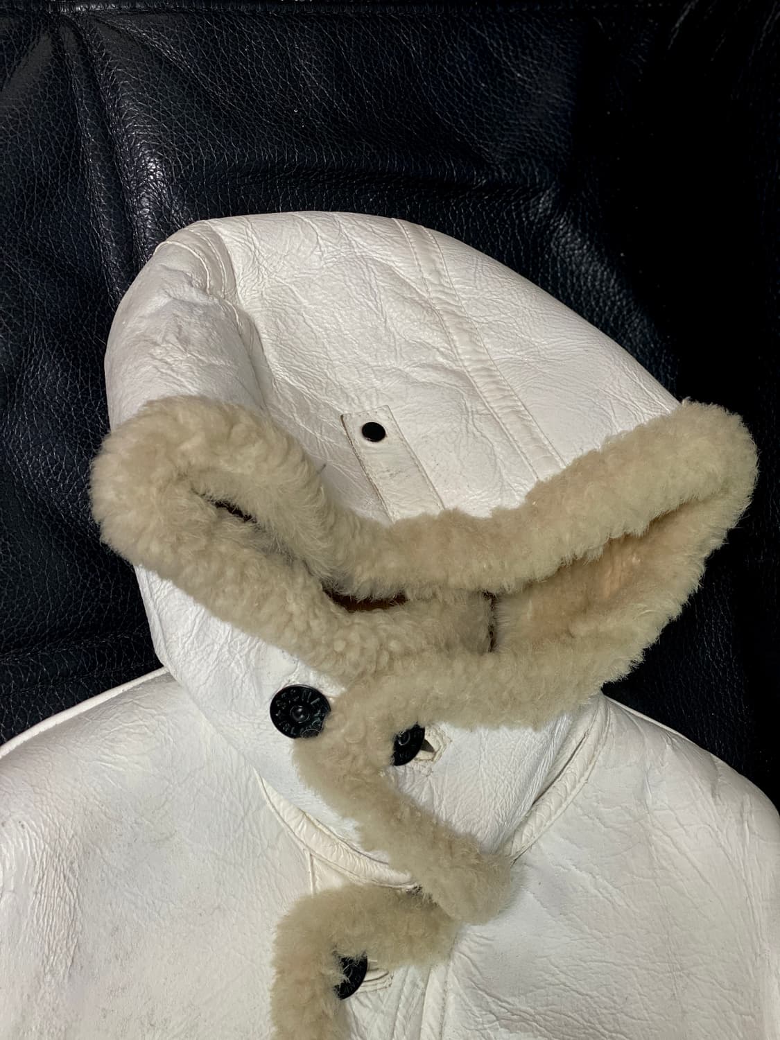  스톤아일랜드 크랙효과 천연가죽 양모안감 와펜 후드 무스탕 100 사이즈 상품이미지8