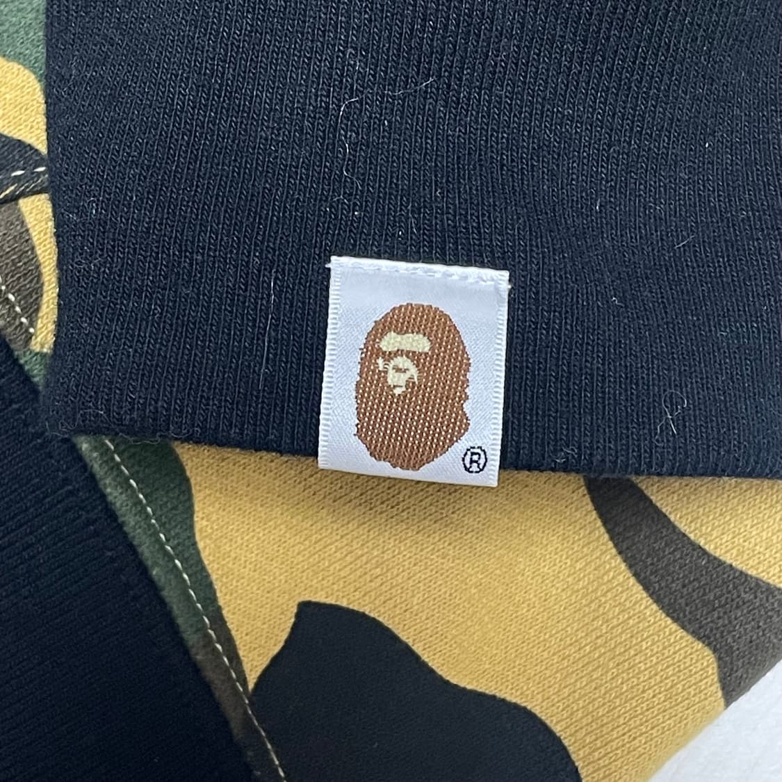 BAPE 1st Camo Separate Shark Zip Hoodie 상품이미지4