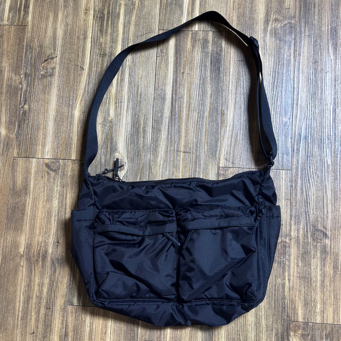 유니클로 멀티포켓 숄더백 크로스백 상품이미지1