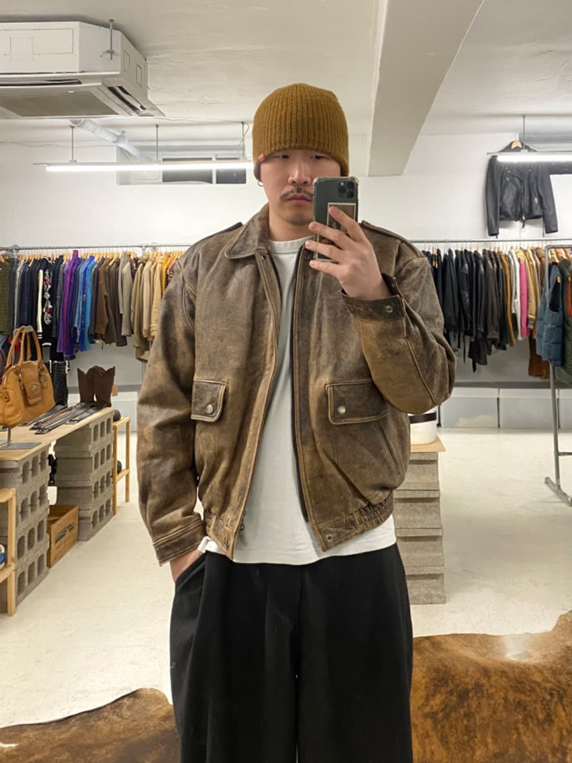 VTG hard faded leather flight jacket 상품이미지2