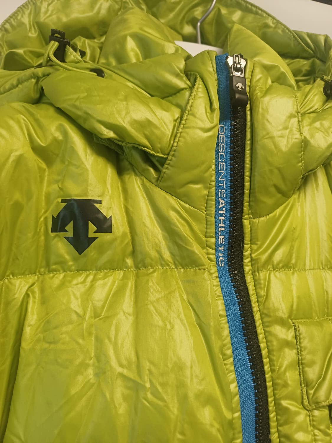 [정품] 데상트 구스다운 후드 패딩 / 여성 95 / 경량 다운 / 라임 상품이미지3