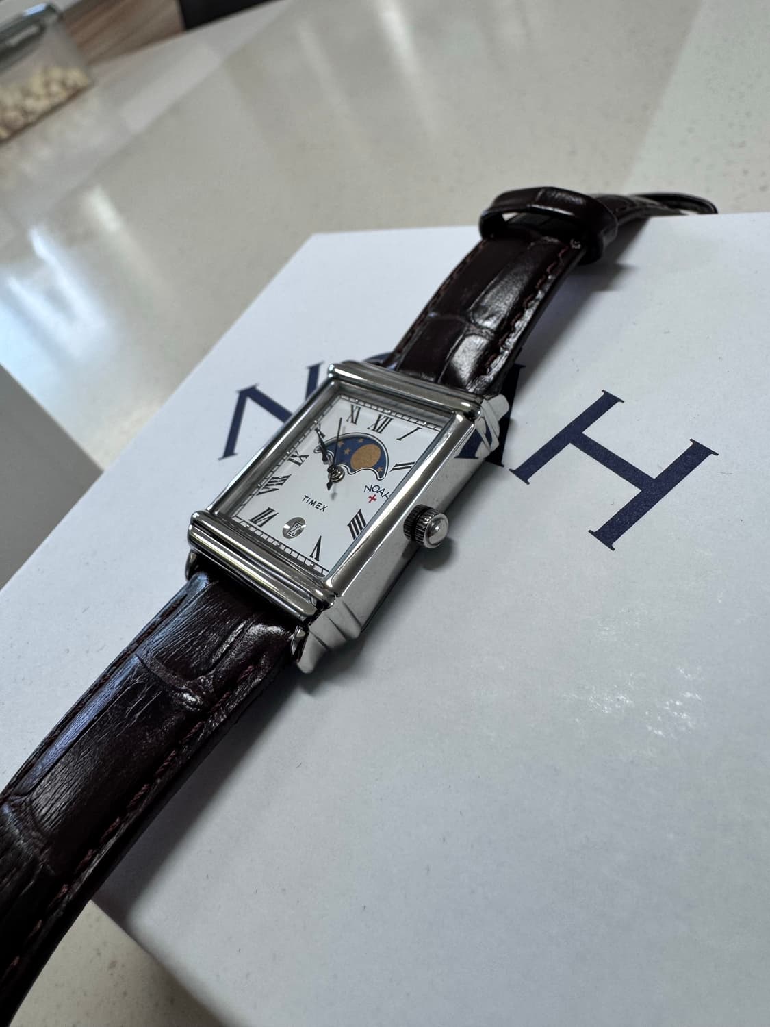 Timex x Noah Moon Phase 37mm 브라운 상품이미지4