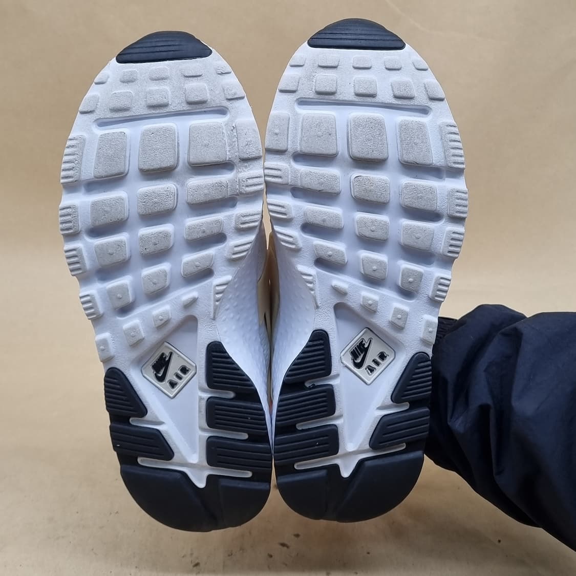 나이키 에어허라취런 여성운동화 240 상품이미지3