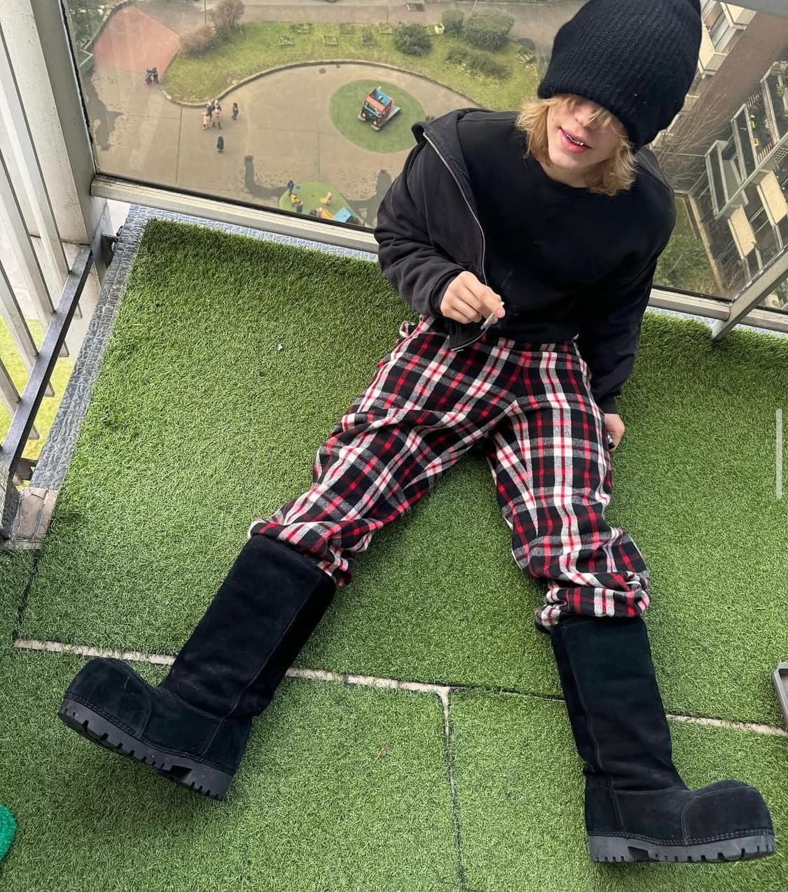 [34] 발렌시아가 18 fw 레드체크 오버사이즈 팬츠 상품이미지2