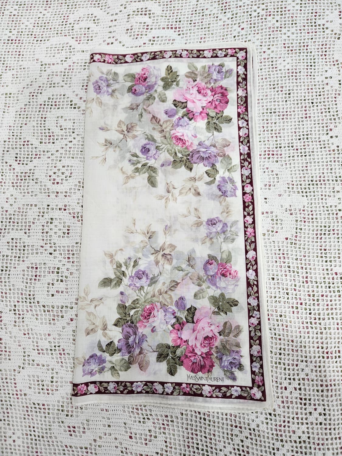 입생로랑 플라워 패턴 손수건 상품이미지3