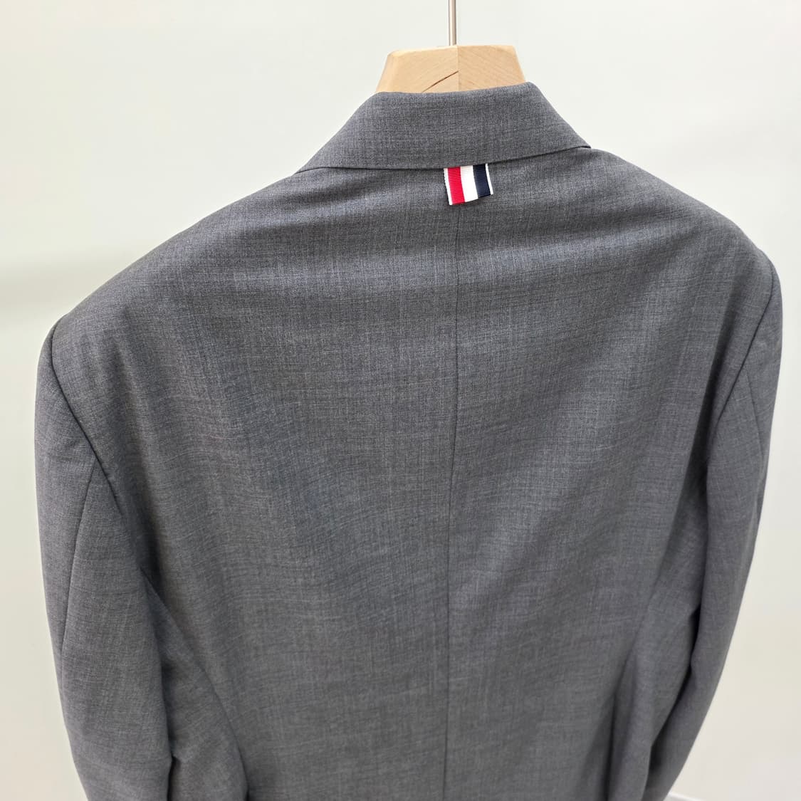 [S+급/4] 톰브라운 울 트윌 클래식 수트 정장 그레이 상품이미지5
