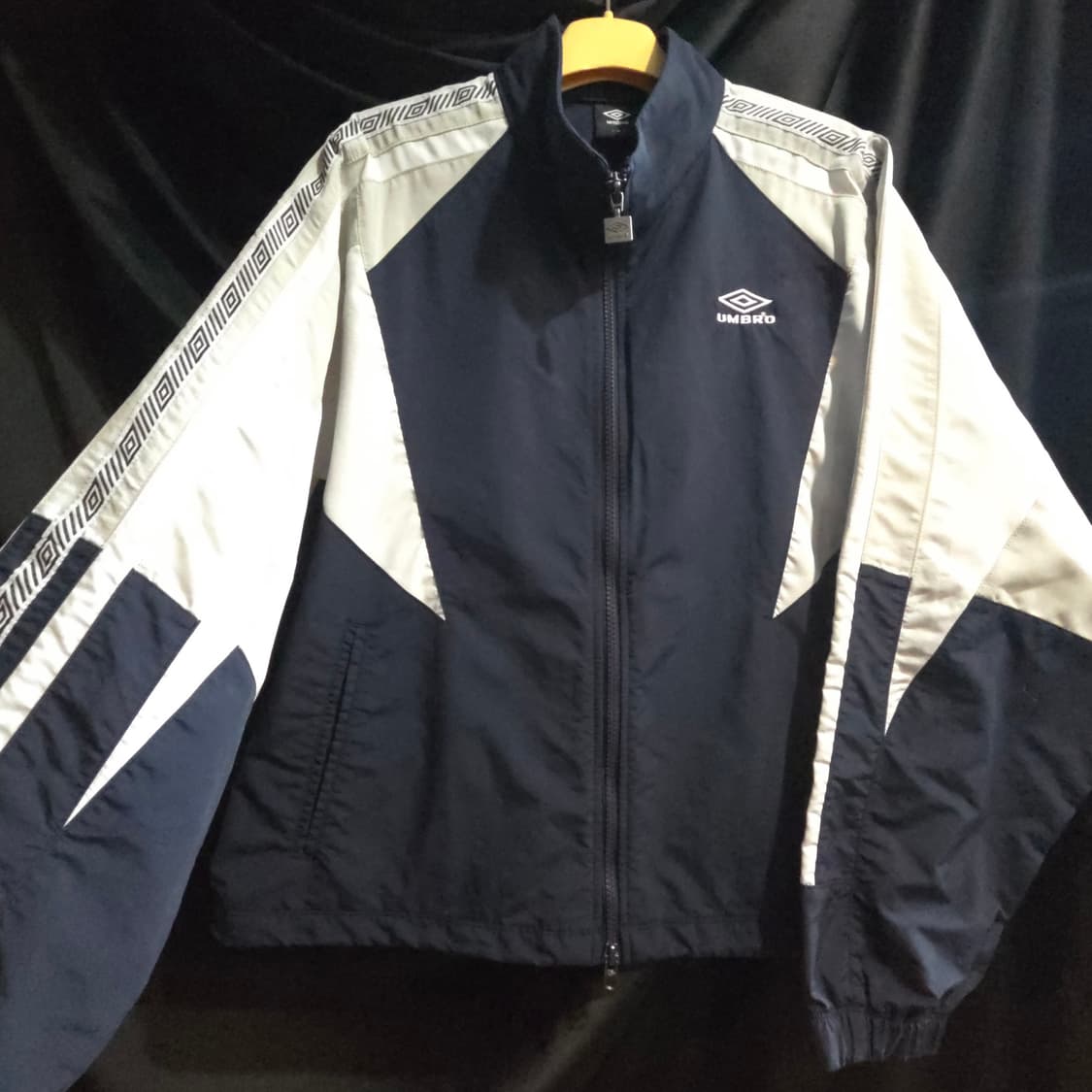 엄브로 웜업 바람막이 자켓 상품이미지1