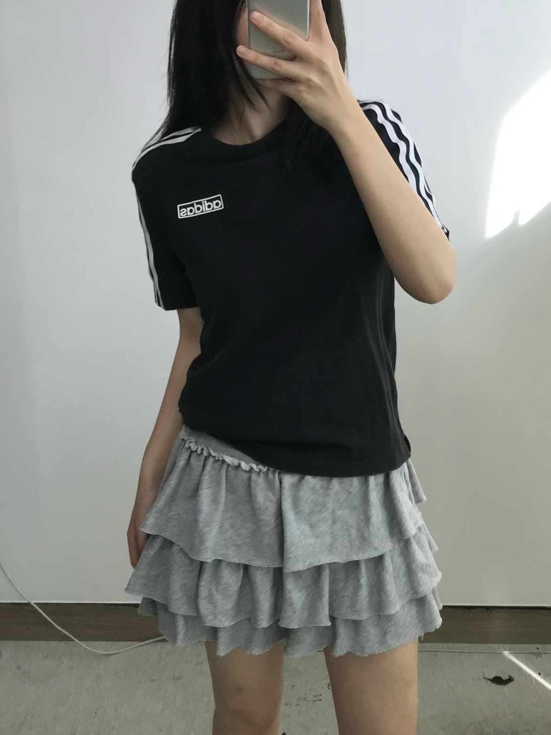 아디다스 블랙 삼선 반팔 티셔츠 상품이미지1