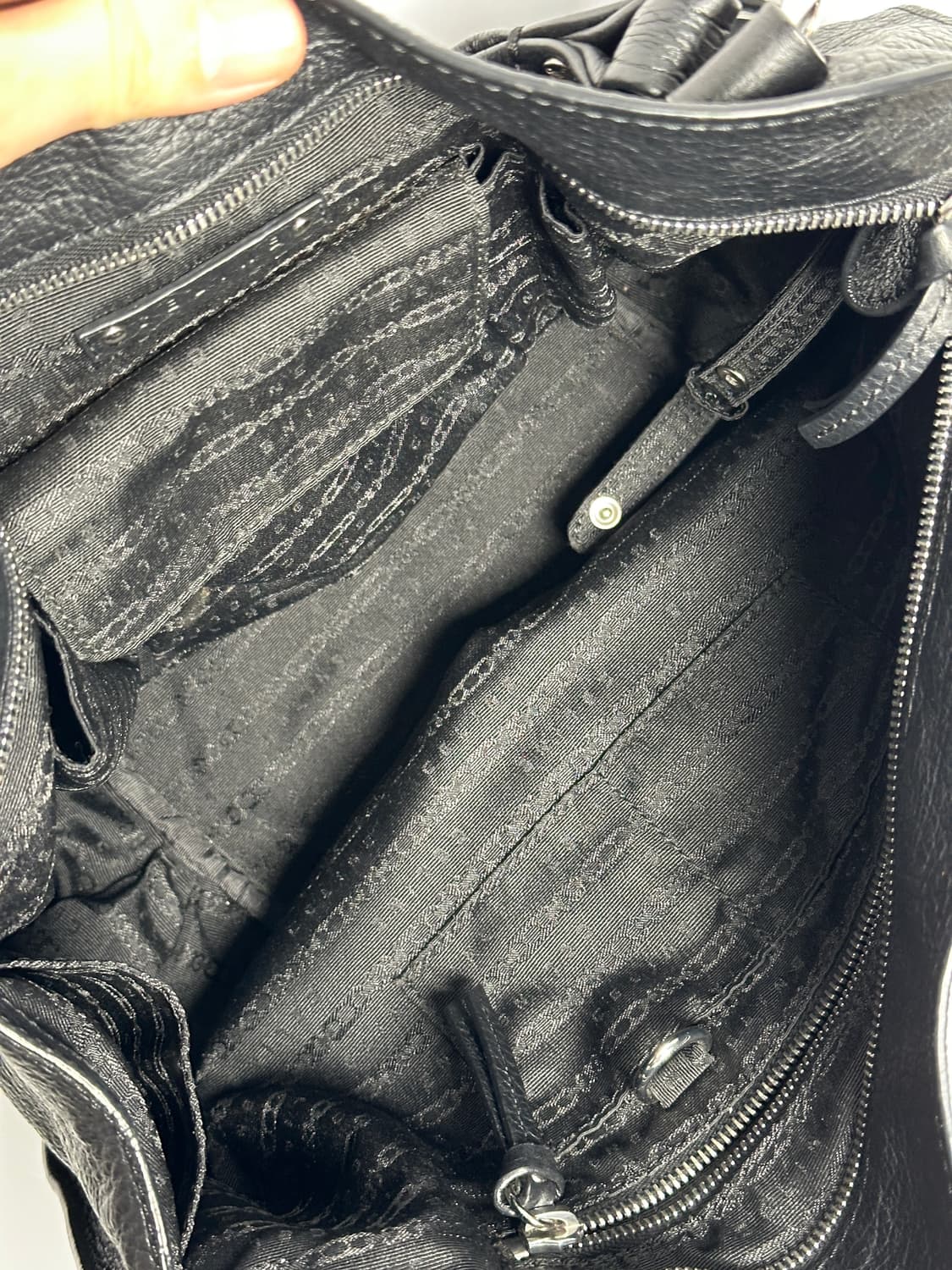 Celine 블랙 레더 숄더백 상품이미지8