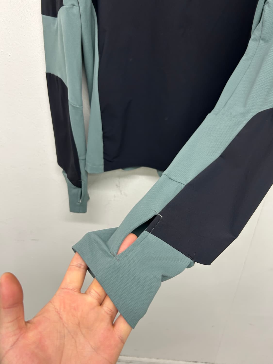 On Running 온러닝 트레일 반집업 롱슬리브 상품이미지2