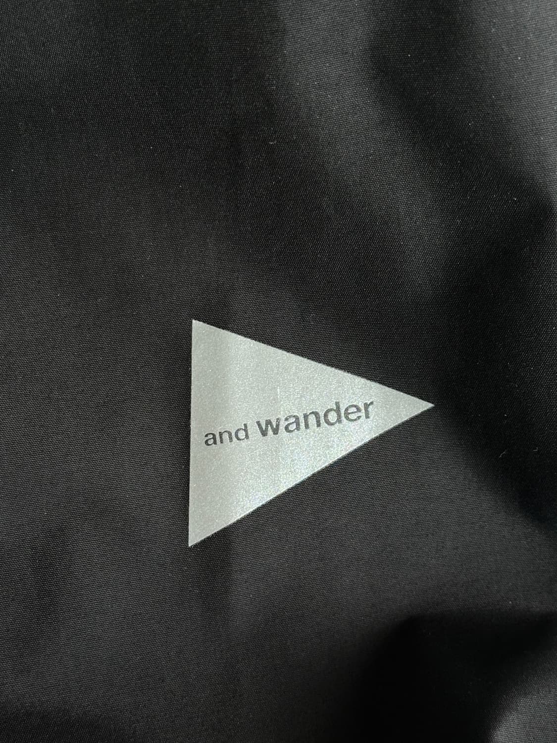 [L] and wander 2.5L 하이커 레인 자켓 블랙 상품이미지6