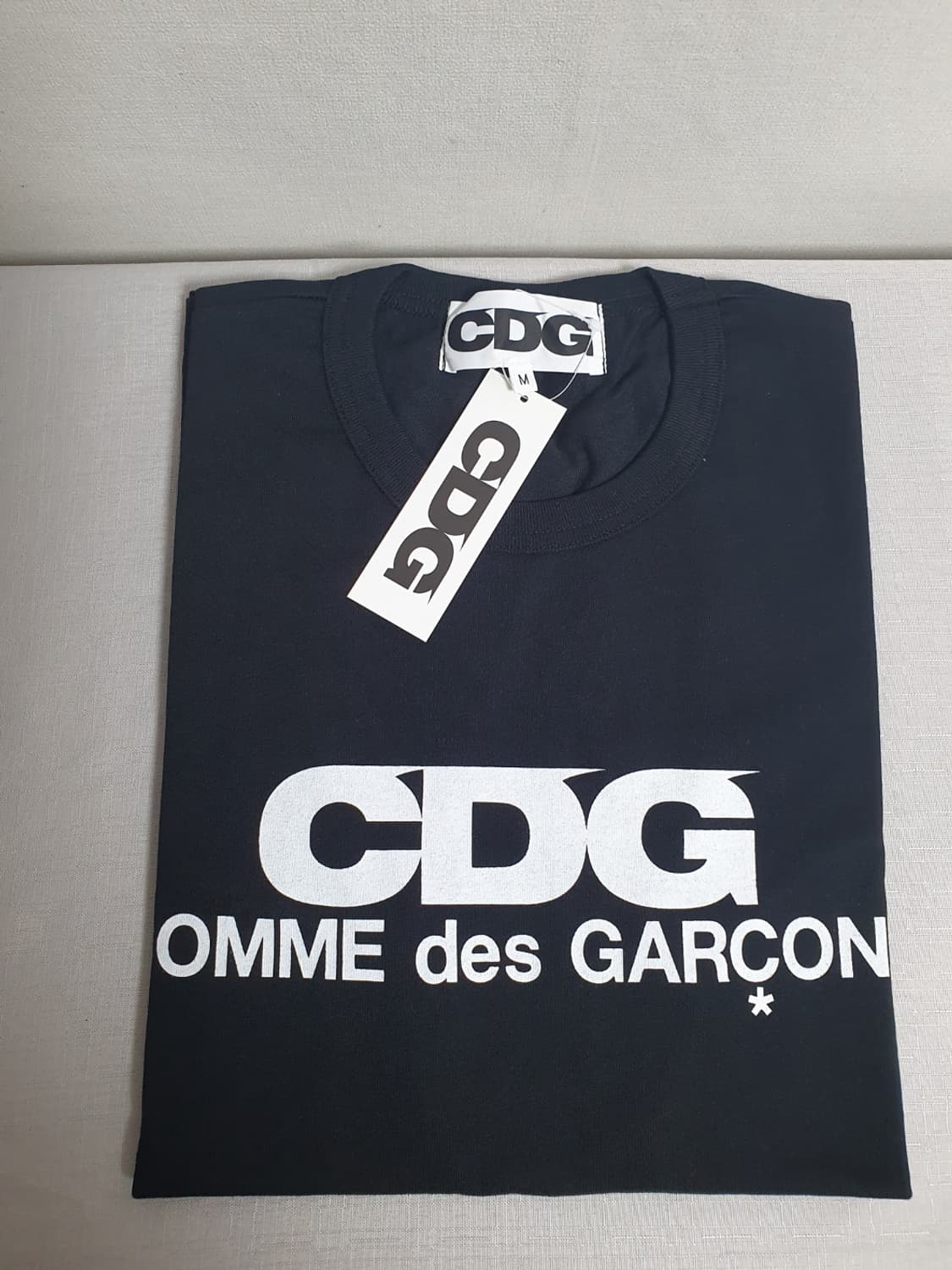 CDG 꼼데가르송 로고 반팔티 블랙 M 새상품 상품이미지3