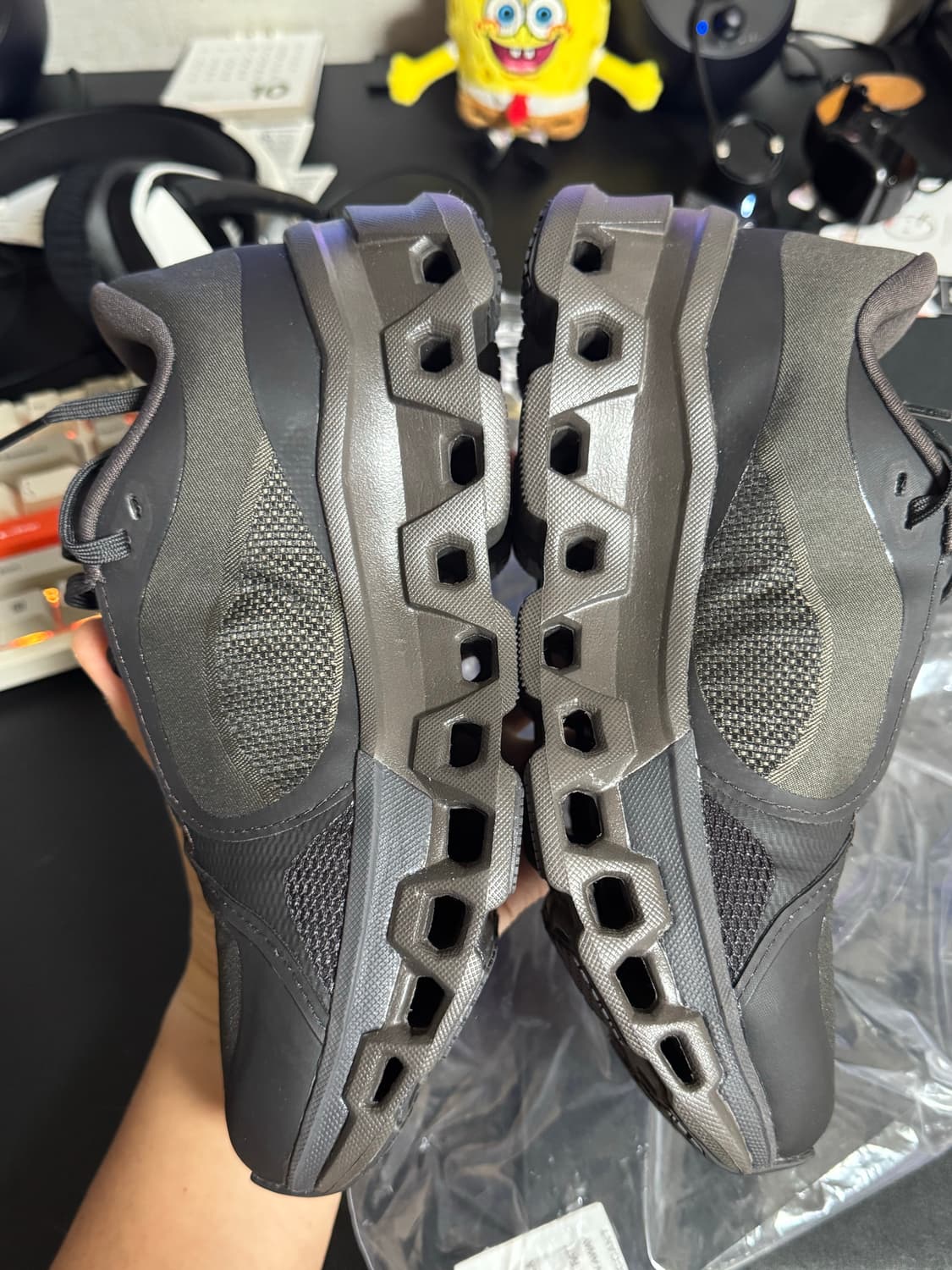 파프 온러닝 225사이즈 브라운색상 상품이미지6