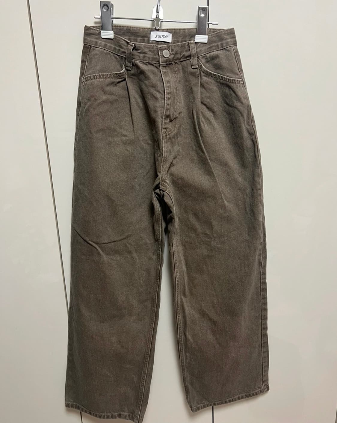 Yuppe 엽페 TUCKED COTTON PANTS_BROWN 상품이미지1