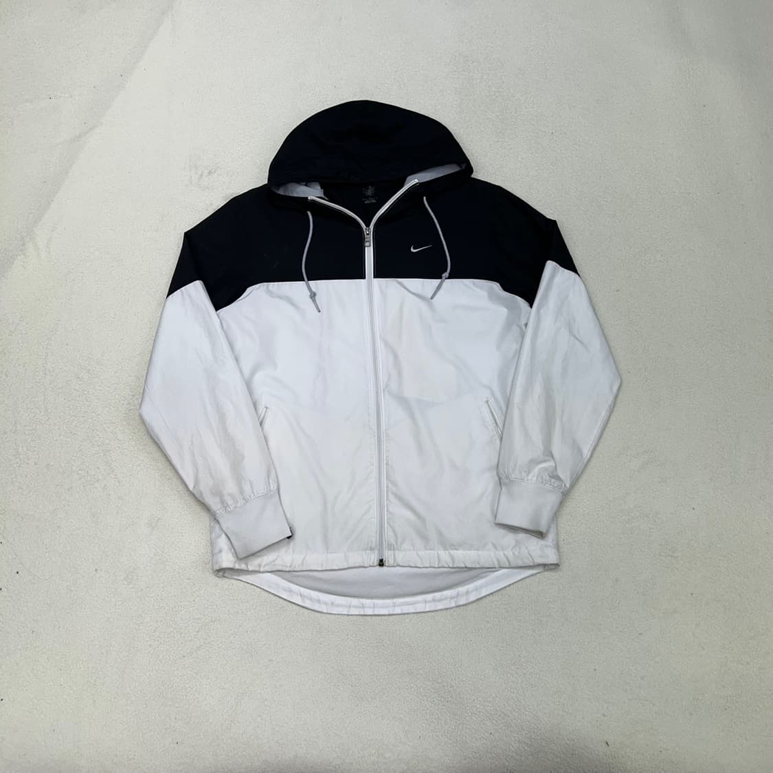 Nike black & white windbreak jacket 상품이미지4