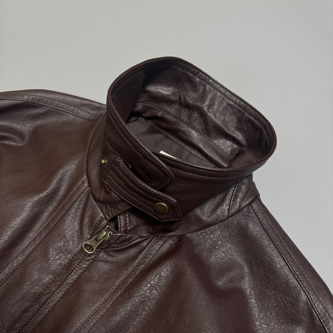 프릭스스토어 다크브라운컬러 드롭숄더 2way 칼라넥 레더 자켓 상품이미지4