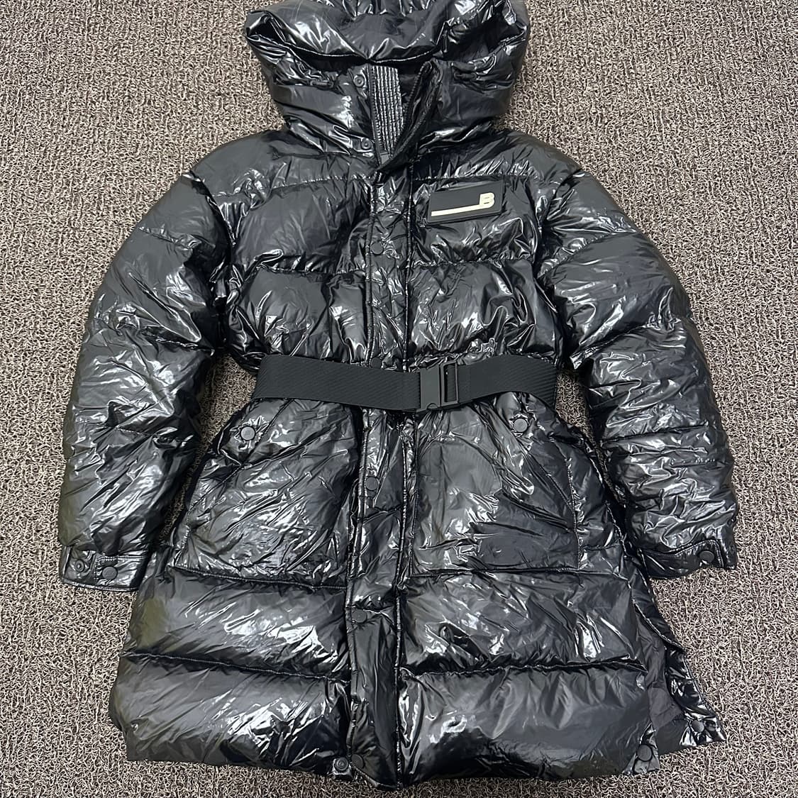 빈폴 여성 유광 덕다운 롱패딩 블랙 90(S) 상품이미지1