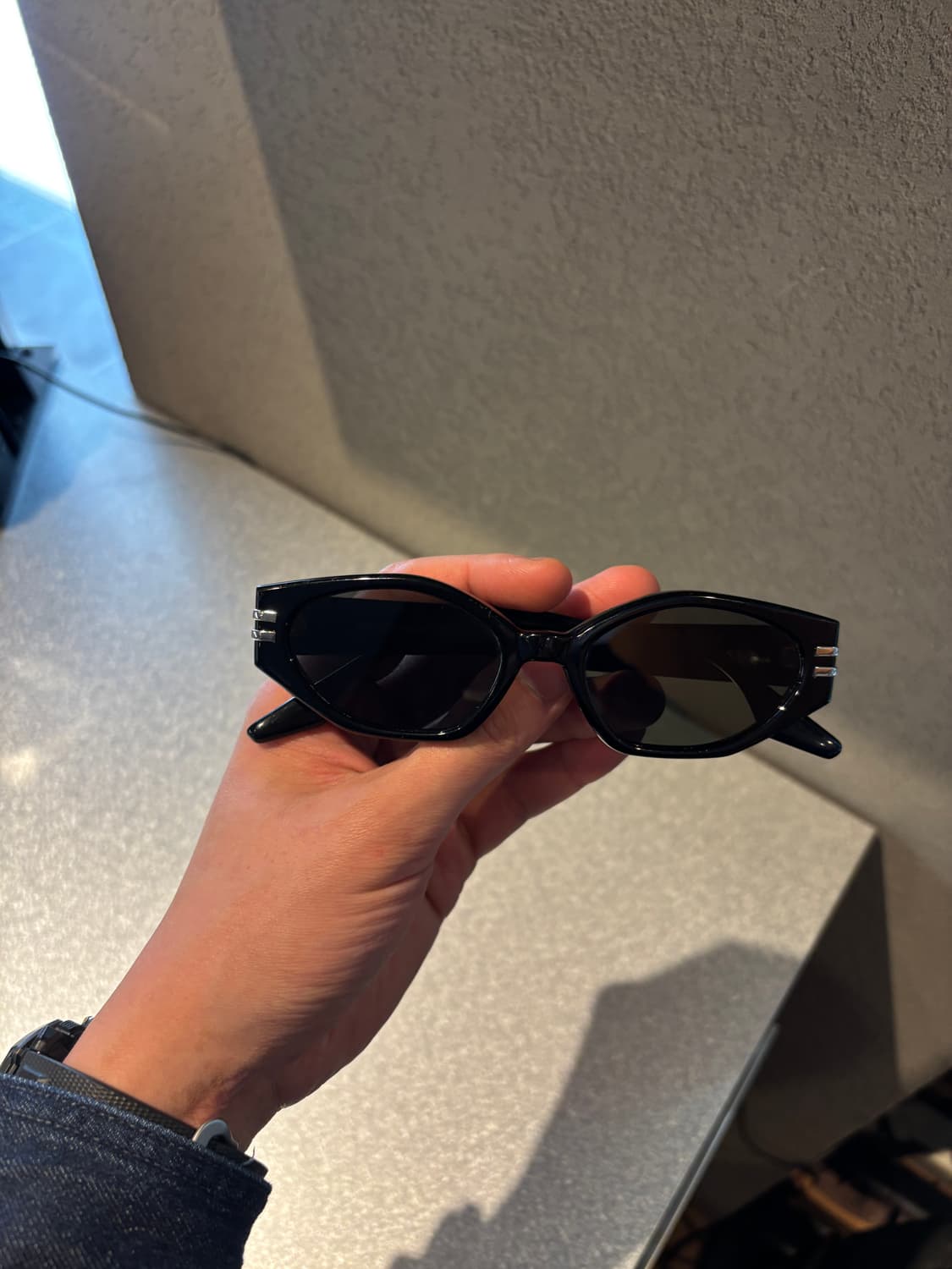 젠틀몬스터 고스트 선글라스 상품이미지1