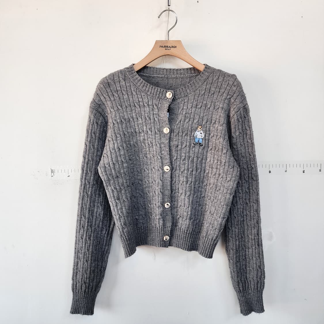 곰돌이 회색 꽈배기 가디건 상품이미지1