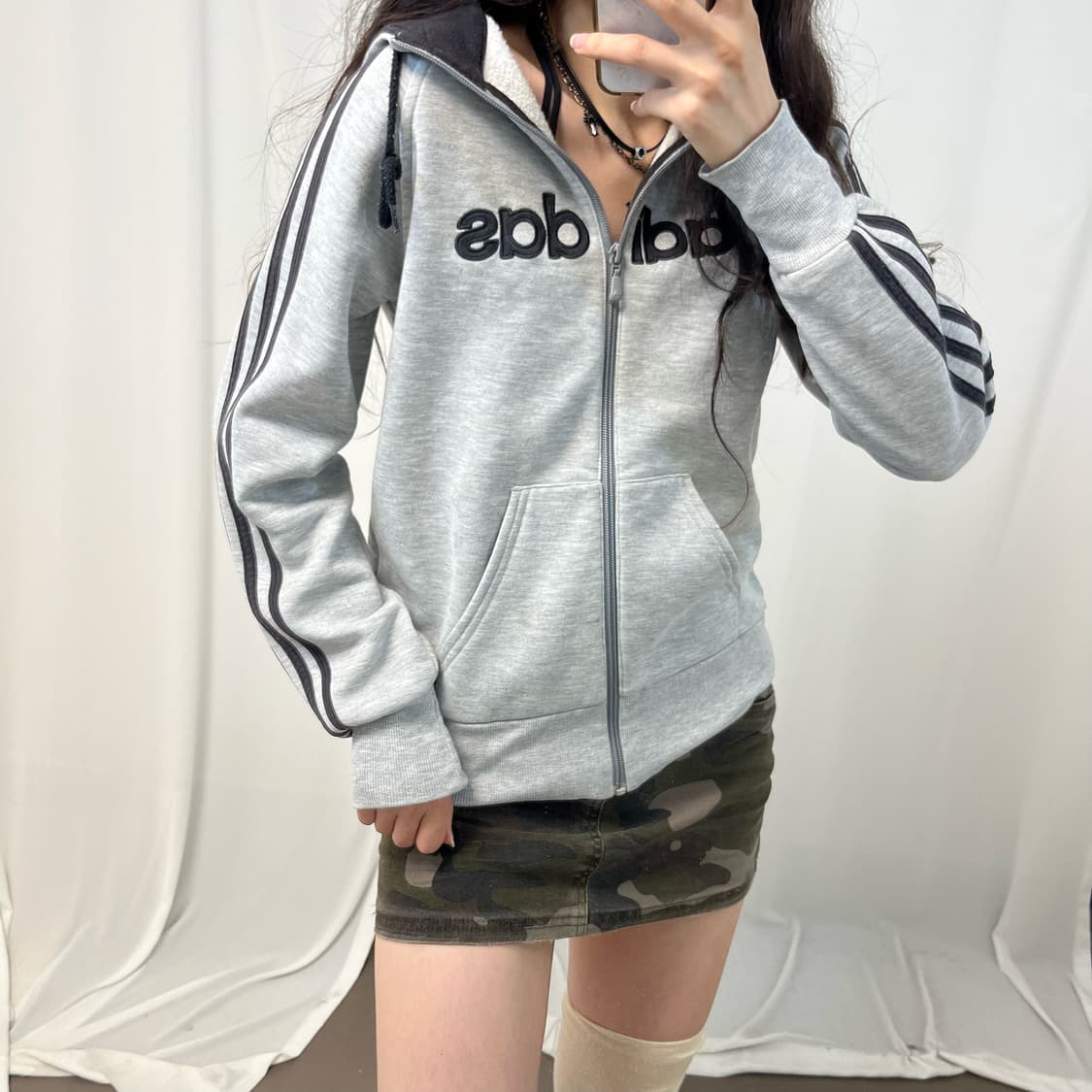 Adidas grey hood zip-up 상품이미지3