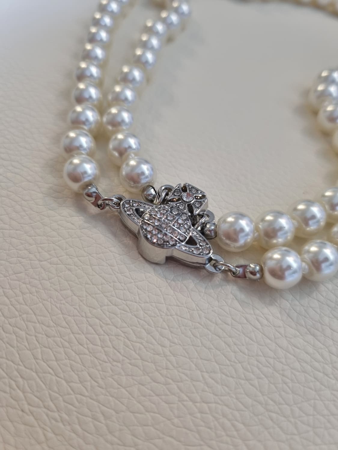 비비안웨스트우드 업사이클링 두줄스왈진주초커목걸이 상품이미지4