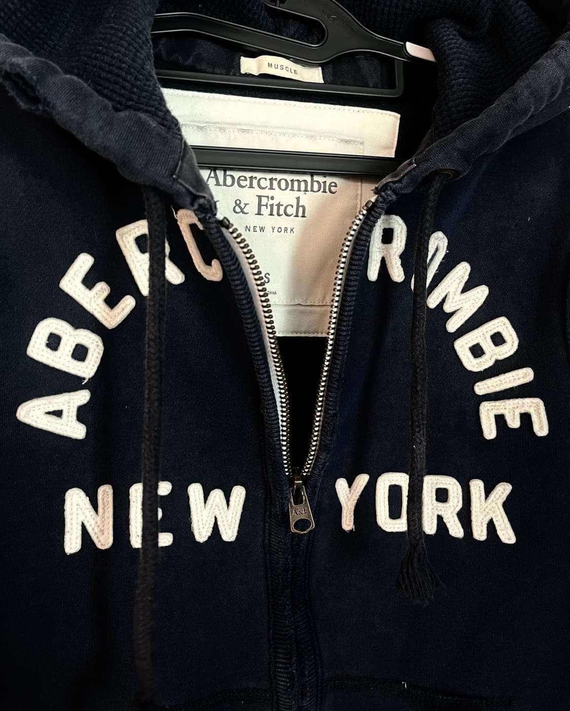 아베크롬비 스펠로고 후드집업 네이비 [S]  상품이미지4