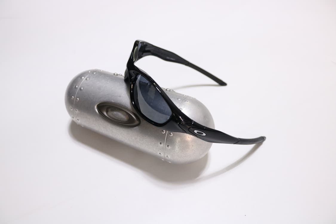 오클리 미뉴트 2.0 블랙 선글라스 상품이미지2