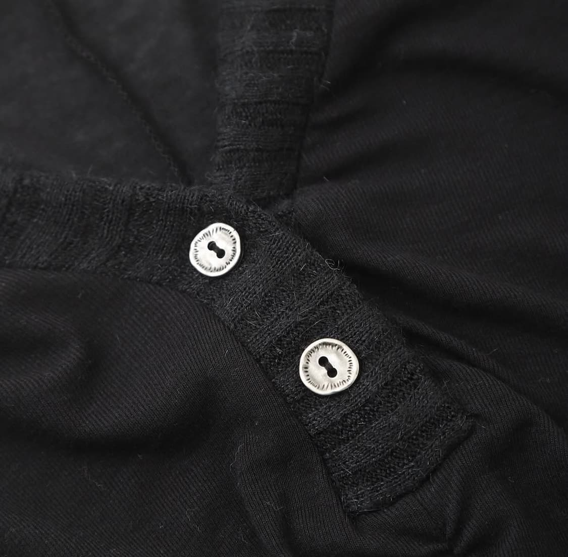 비데블BEDEVIL 시보리 배색 니트 티 블랙 상품이미지4