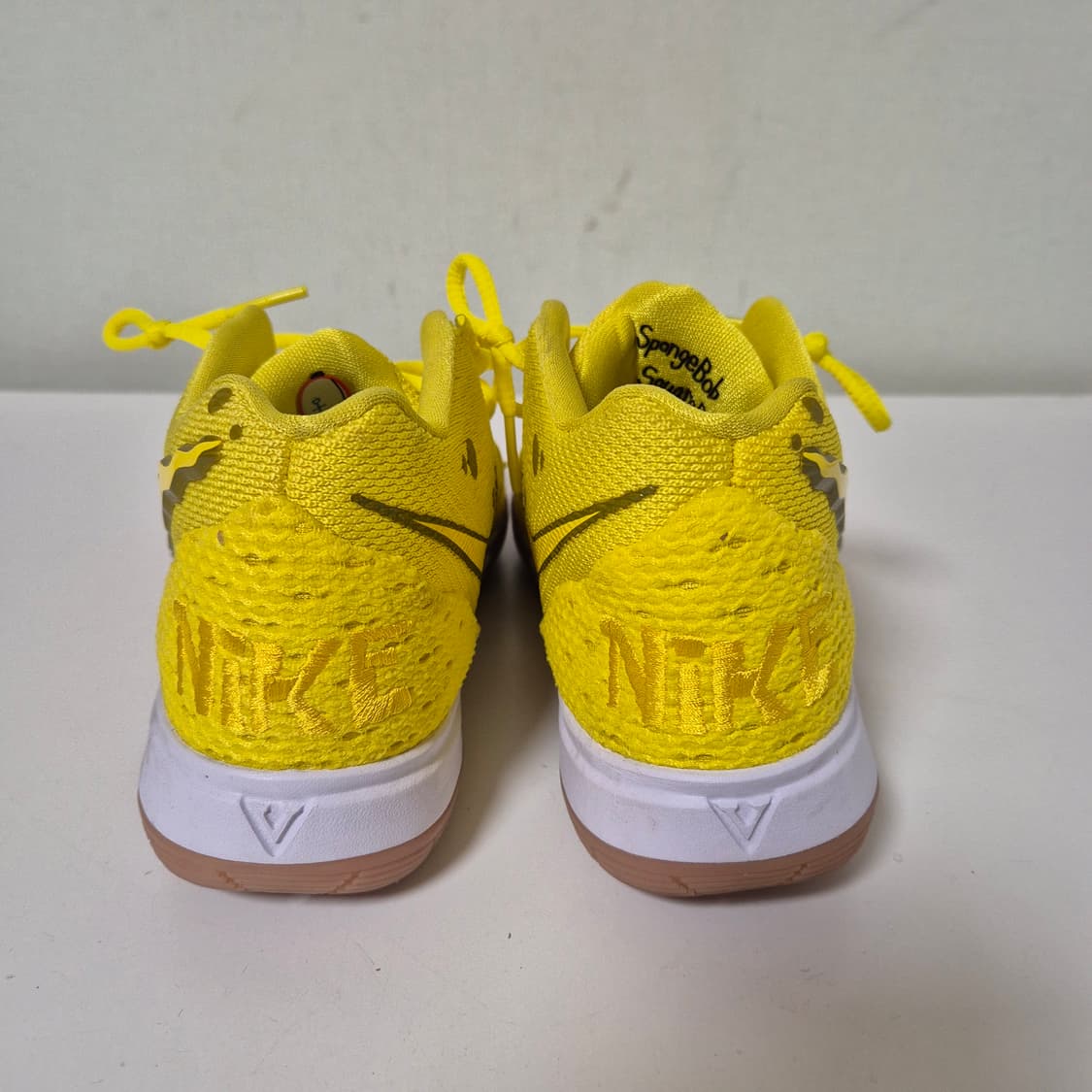 아동200)나이키 카이리 어빙 스폰지밥 콜라보 농구화 옐로우 상품이미지3