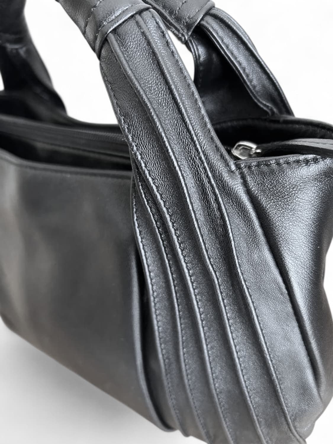 쉐도우 플리츠 가죽 토트백  상품이미지3