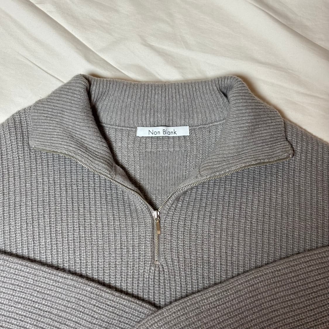 [L] 넌블랭크 캐시미어 블렌드 하프 집업 니트 상품이미지2