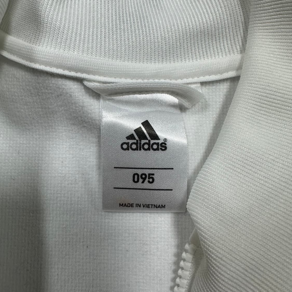 ✨ (바배) 아디다스 레알마드리드 7번 축구 화이트 트랙탑 져지  상품이미지3