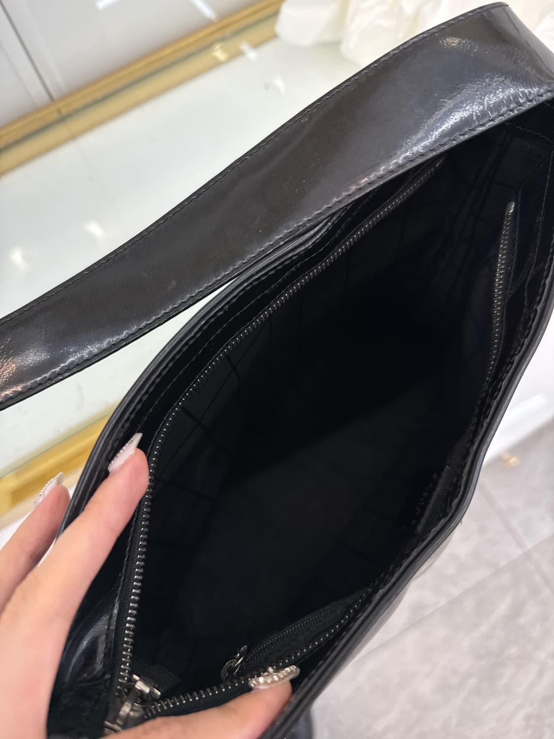 셀린느 블랙 마카담 숄더백 상품이미지5