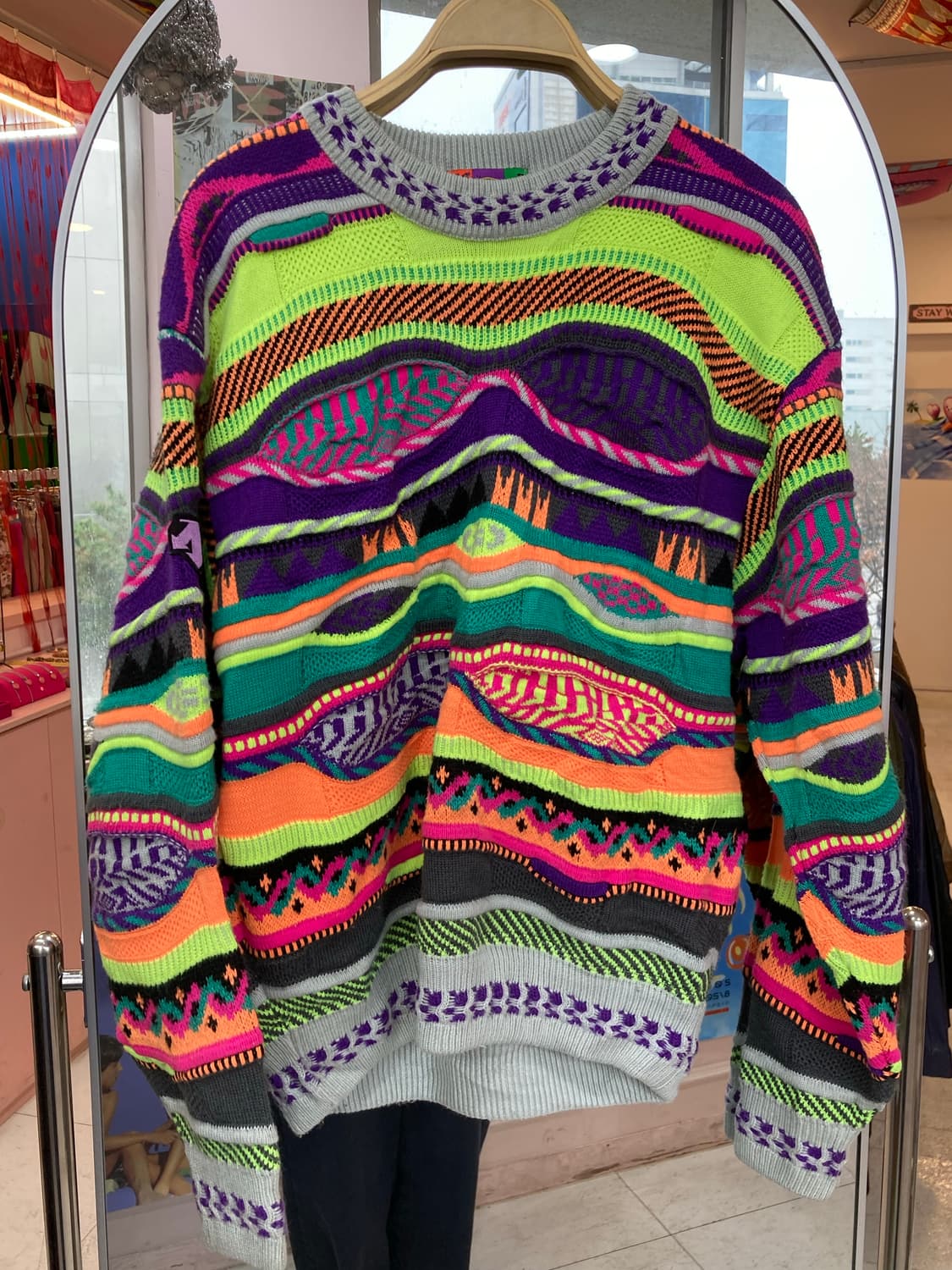 데상트 DESCENTE 빈티지 패턴 무지개 니트 상품이미지2