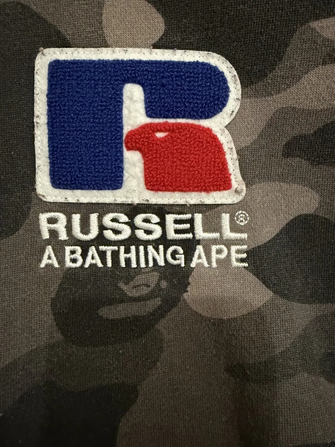 베이프 x 러셀 애슬레틱 컬러 카모 칼리지 풀오버 후드 블랙 상품이미지5