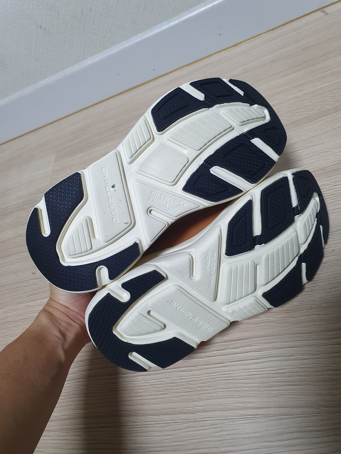 아키클래식 범퍼트레이너 운동화 245 상품이미지6